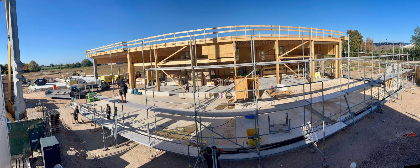 Die Hallenfassade ist fertig